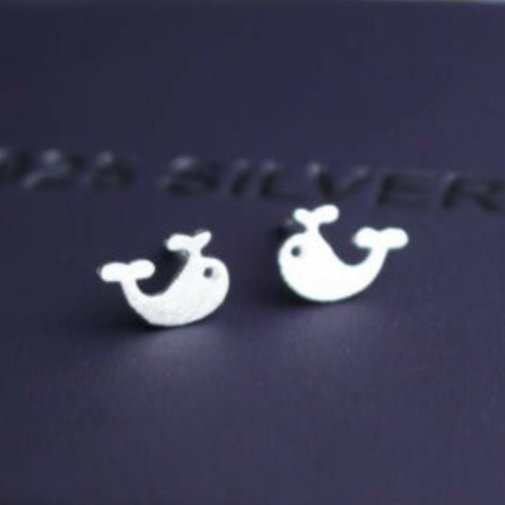 NWOT 925 Sterling Silver Lucky Whale Stud Earrings - Picture 2 of 7